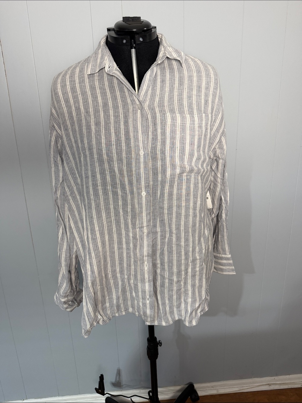Old Navy The Boyfriend Button-Up Shirt